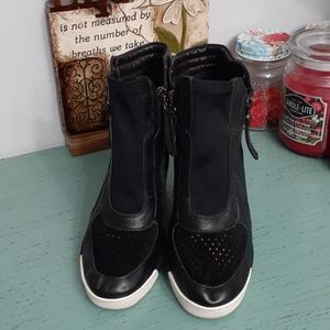 DANIEL SHOES SZ 7
